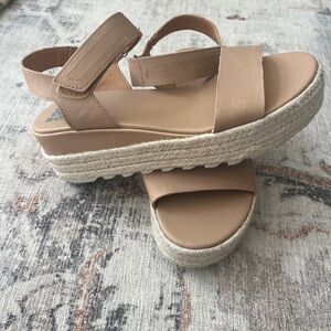 Sorel Cameron Espadrille Platform Wedge  Sandal Sz 8 Like New